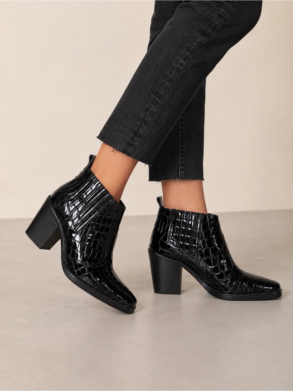 L’intervalle Black Patent Croc Embossed Block Heel Chelsea Ankle Boots size 40